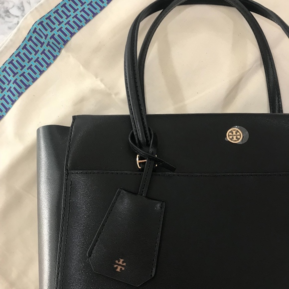 Tory Burch Handbags - NWT Tory Burch Parker Purse